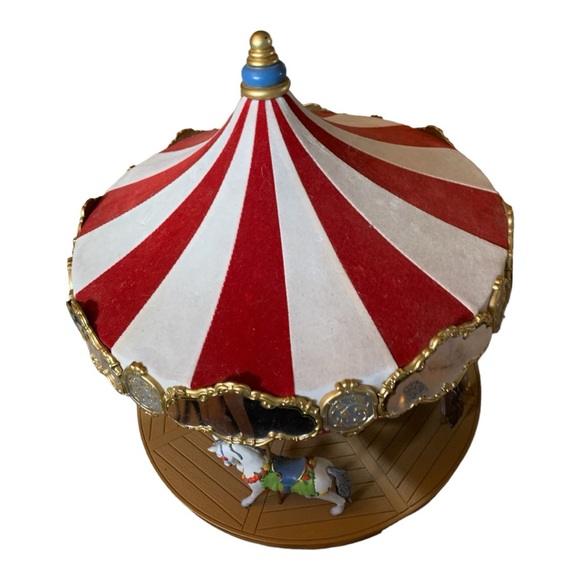 Hallmark Carousel Ride Display with Two Carousel Horses Magic Lion Included - Picture 7 of 7